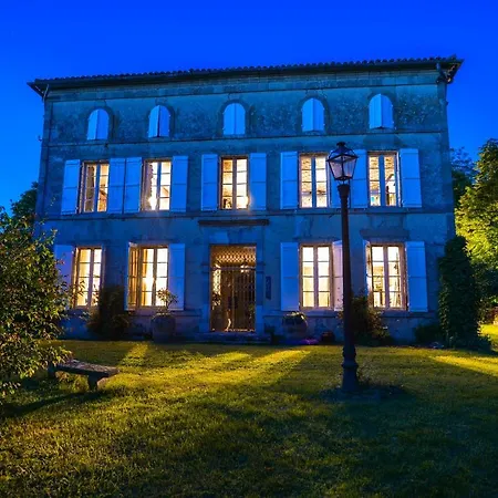 Pensionat Maison De Maitre Avec Grand Parc Arbore Clos De Murs Nérac