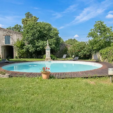 Maison De Maitre Avec Grand Parc Arbore Clos De Murs Guest house