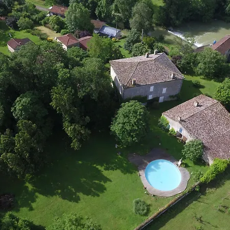 Maison De Maitre Avec Grand Parc Arbore Clos De Murs Guest house *
