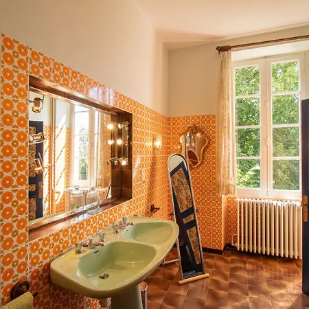 Maison De Maitre Avec Grand Parc Arbore Clos De Murs Guest house
